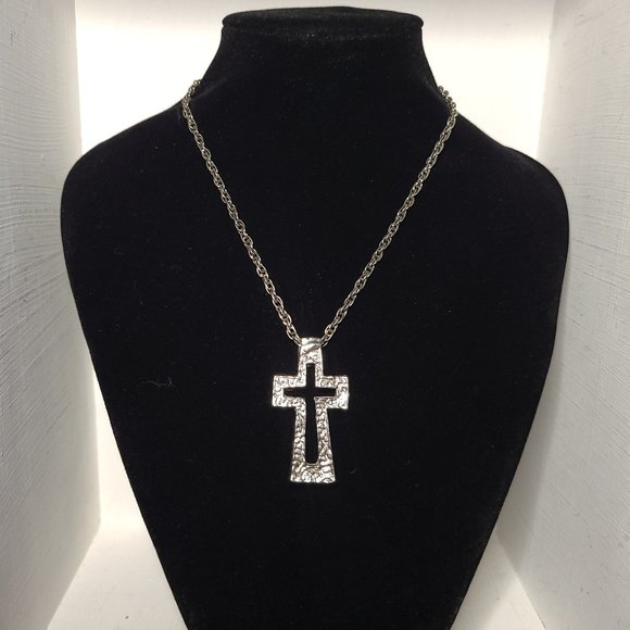 Silver Tone Chain Necklace Hammered Metal Cross Thick Heavy Matinee Religion EUC - Picture 1 of 3
